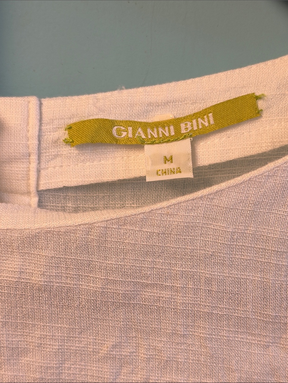 Gianni Bini White Linen-Texture Scoop Neck Top M